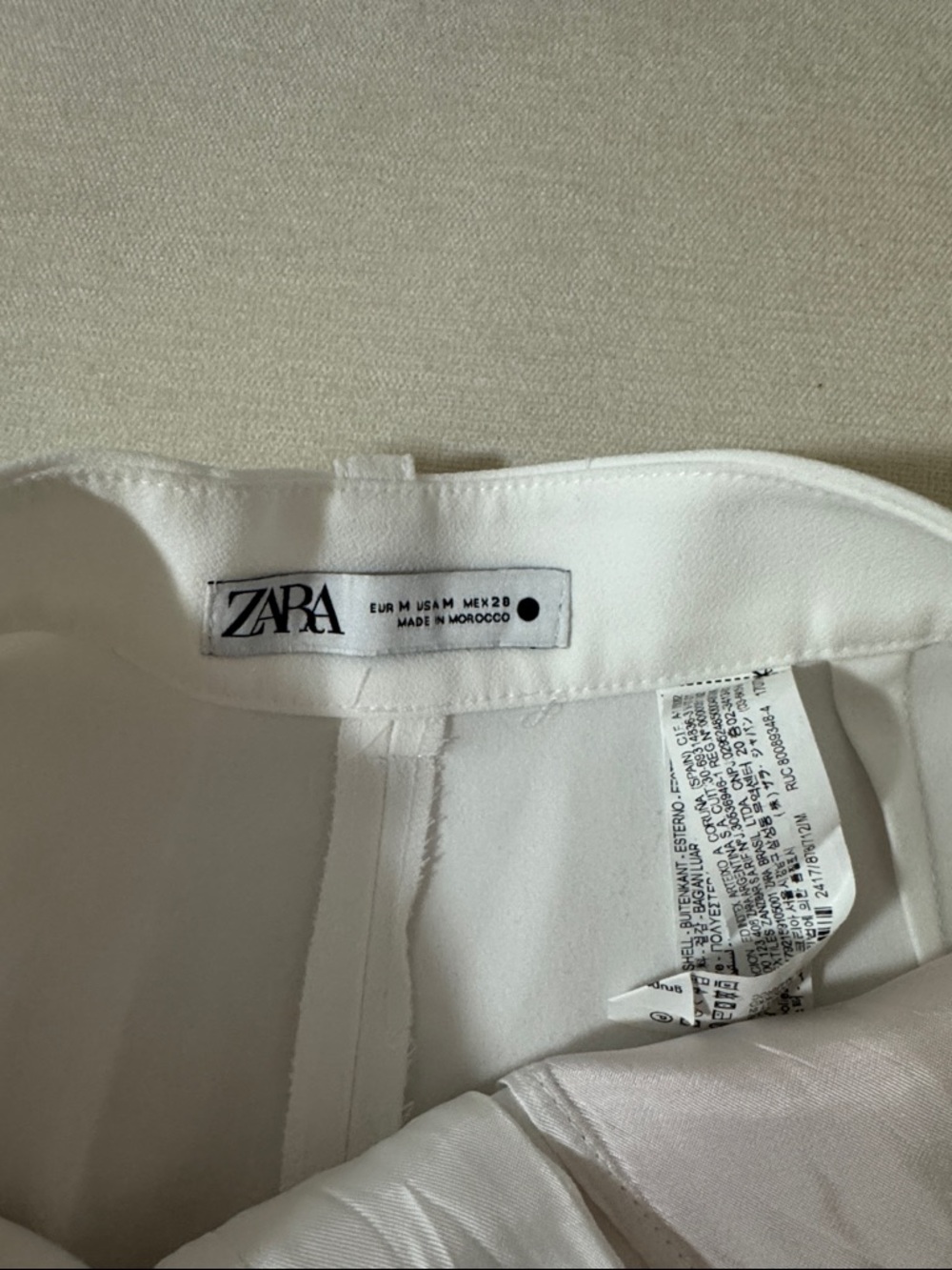 Zara White High Waisted Tailored Shorts - Picture 2 of 3